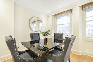 Knightsbridge Grandeur image 6