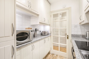 Knightsbridge Grandeur image 4