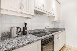 Knightsbridge Grandeur image 3