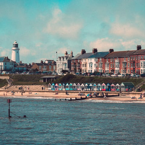 Visit the charming seaside towns that line the Suffolk coast, including Southwold, Walberswick and Aldeburgh – all within fifteen-to thirty minutes' drive