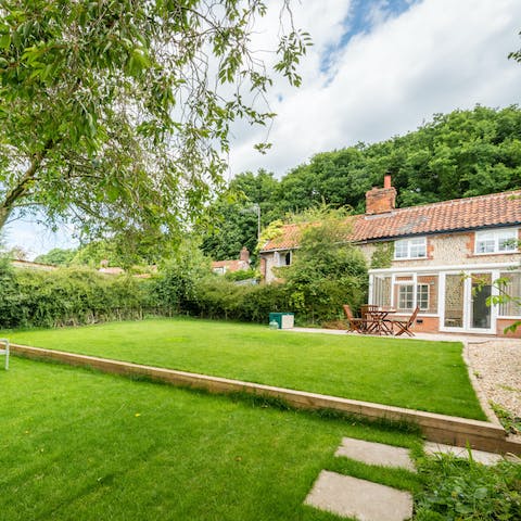 Get together for lazy alfresco breakfasts in the south-facing garden