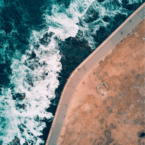 Make the most of your trendy De Waterkant location a short walk from the popular Sea Point Promenade and the V & A Waterfront