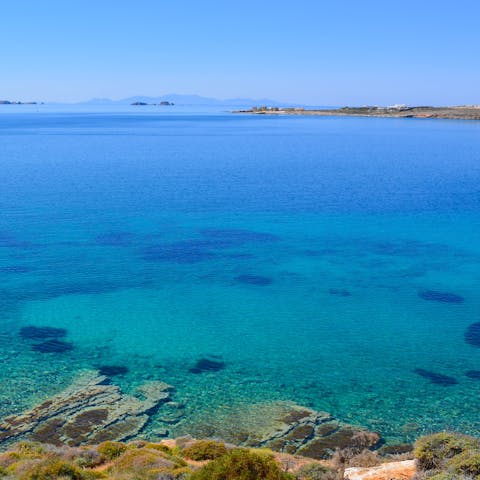 Stay in Paros – just a three-minute walk away from Santa Maria Beach 