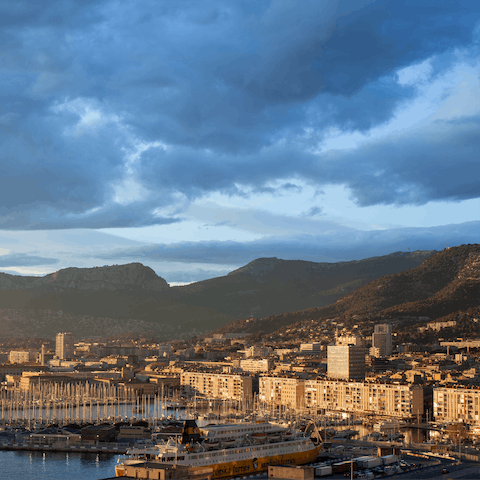 Visit the seafaring city of Toulon, just twenty minutes away by car