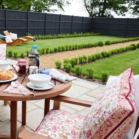 Serve up brunch on the patio using the fresh, local produce in your hamper