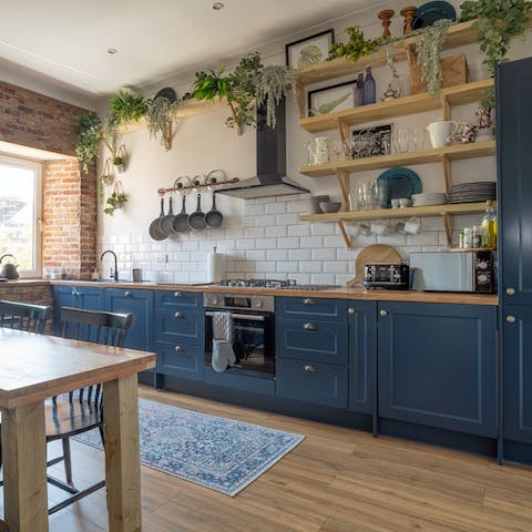 Plate up home-cooked perfection in the stylish country kitchen-diner