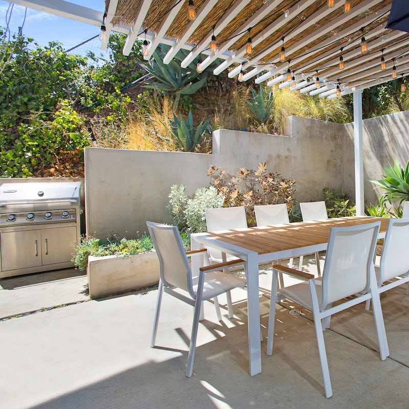 Have a barbecue under the shaded pergola out in the garden