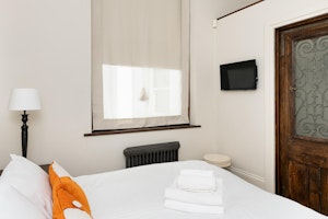 A Chelsea Retreat image 14