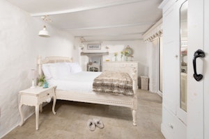 Gingham & Cream image 14