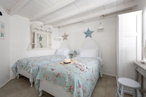 Gingham & Cream image 12