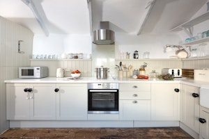 Gingham & Cream image 9