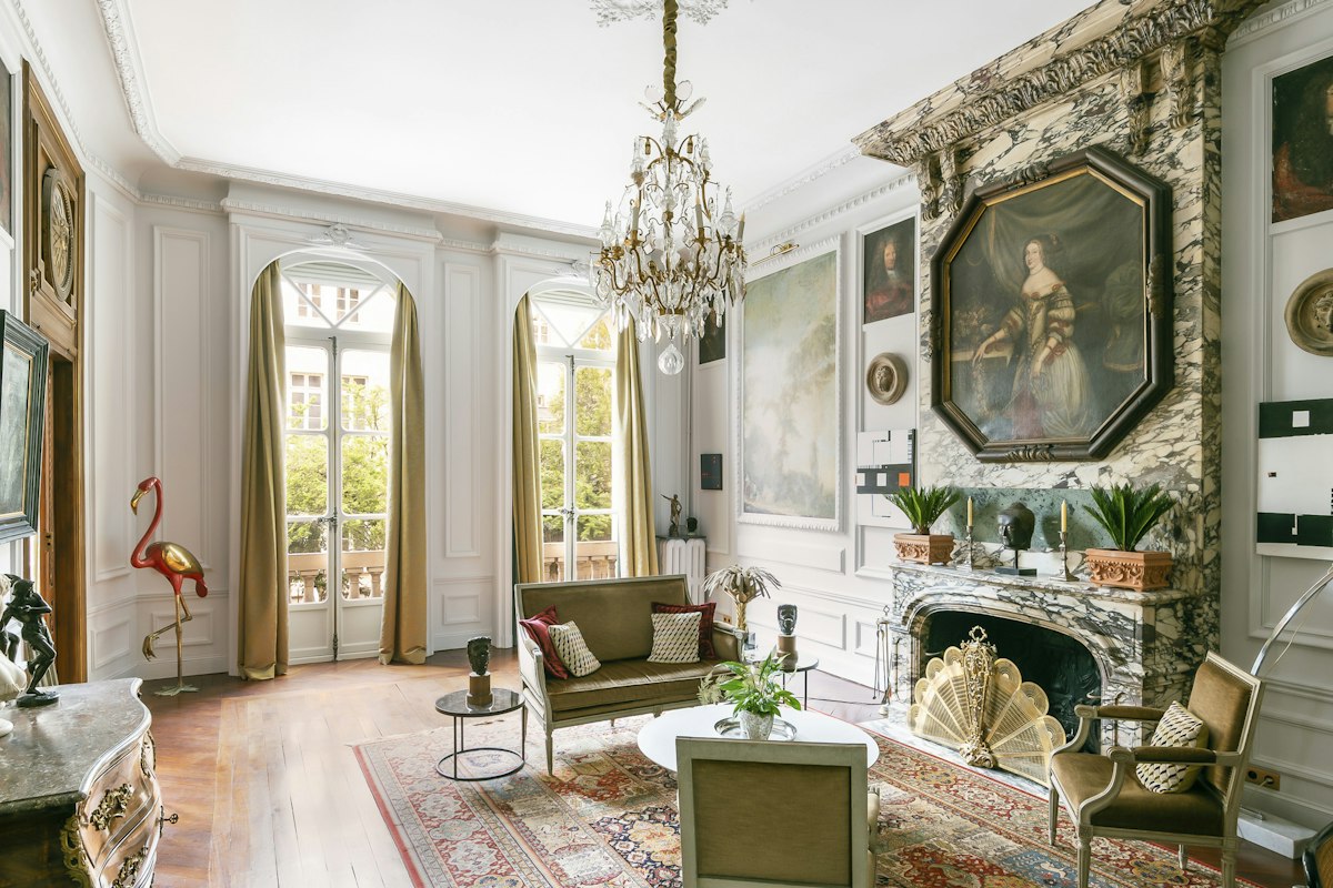 Antique & Ornate, Ile-de-France
