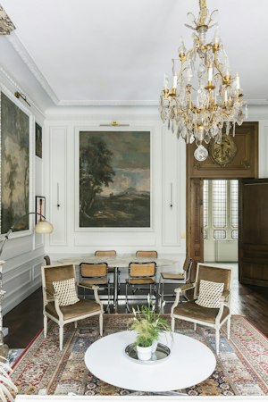 Antique & Ornate image 11