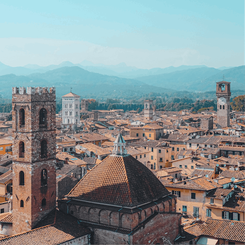 Drive to the medieval city of Lucca in just five minutes