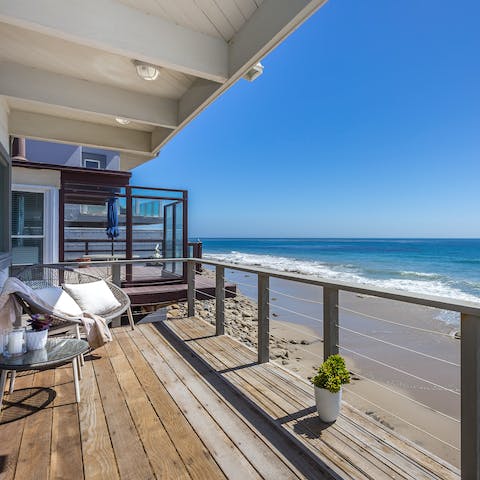 Check the waves at the renowned County Line surf spot from your balcony