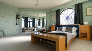 Art Deco House image 13