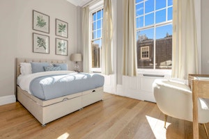 Marble & Park image 3