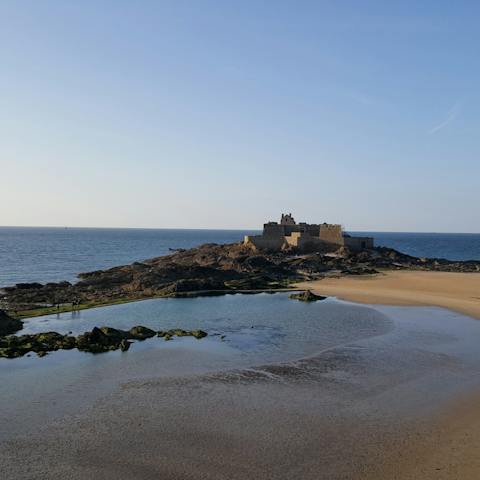 Explore the fortified walls of charming St-Malo – the imposing Fort National sits overlooking one of the finest beaches in France, just ten minutes' drive 
