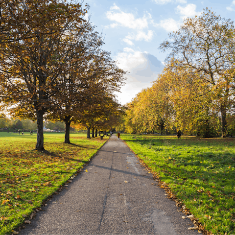 Take an afternoon stroll through beautiful Hyde Park, ten minutes away on foot