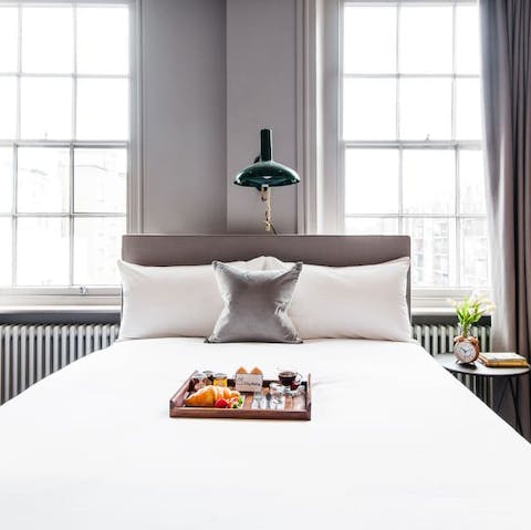 Wake up in the elegant bedroom feeling rested and ready for another day of London sightseeing