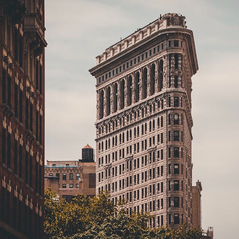 Explore NYC's Flatiron District, home to world-class shopping, gourmet dining and trendy nightlife