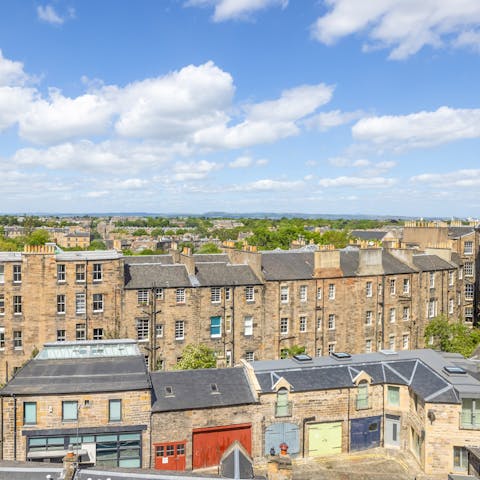 Stay in the city centre of Edinburgh New Town 
