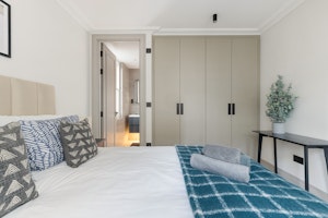 Bloomsbury Calm image 3