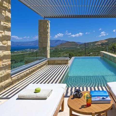Lounge poolside while taking in views over the Gramvousa peninsula and the blue waters of Kissamos Bay