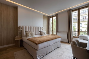 Landmarks & Boulevards image 11