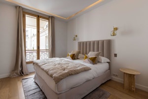 Landmarks & Boulevards image 10