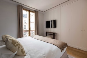 Landmarks & Boulevards image 2