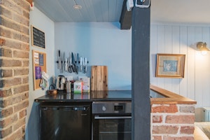 Flowerbed Cottage image 14