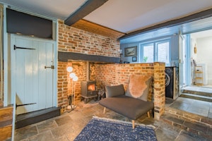 Flowerbed Cottage image 12