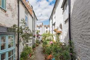 Flowerbed Cottage image 10