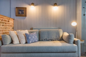 Flowerbed Cottage image 9