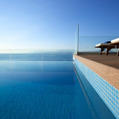 Spend sunny afternoons paddling about in the infinity pool