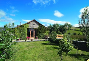Chestnut Barn image 1