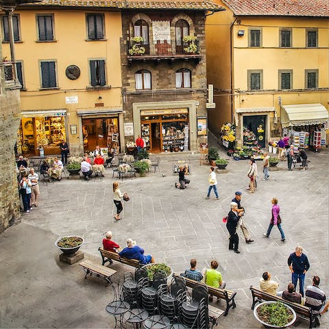 Go out and explore Cortana's many sights – Piazza della Repubblica is a seven-minute walk away