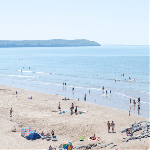 Take the six-minute car ride to Lantic Bay for a picnic on the beach