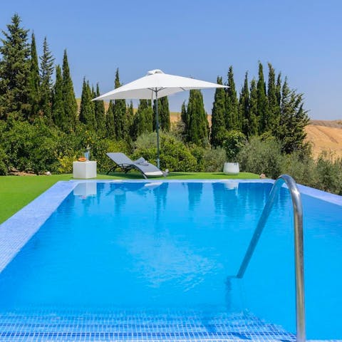 Swim in your private swimming pool – it's the best way to stay cool
