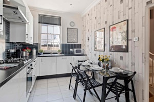Belgravia Belle image 13