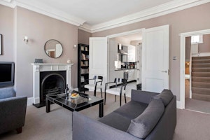 Belgravia Belle image 6