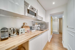 The Arcade Apartment image 6