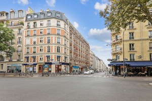 Peaceful Parisian Vista image 12