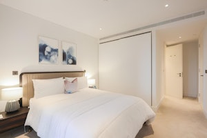 The Master Suite image 8