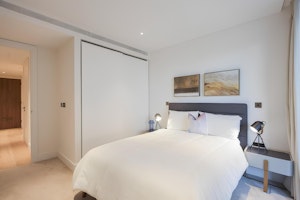 The Master Suite image 7