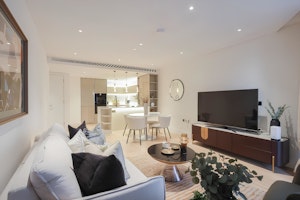 The Master Suite image 4