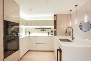 The Master Suite image 2