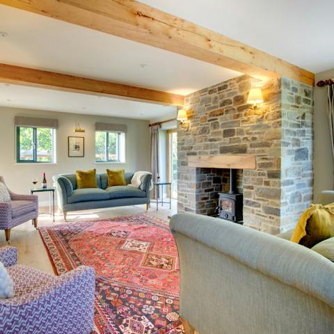 Light the fire and enjoy a warm welcome from this cosy cottage