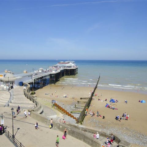 Walk to Cromer Pier and Beach in just thirty-minutes